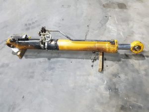 Liebherr A904 C - 9908387 - Boom cylinder/Hubzylinder