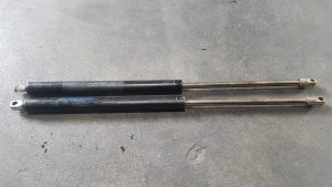 Liebherr L 544 - Gas spring/Gasfeder/Gasveer