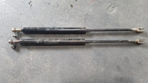 Liebherr L 544 - Gas spring/Gasfeder/Gasveer