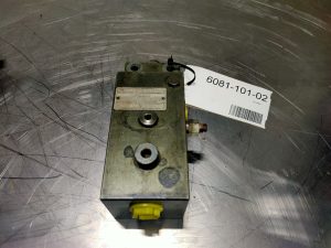 Liebherr A904C-10040875-Counter balance valve