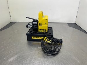 Enerpac PUJ1401E - 0,9 KW - Compact-/steering unit