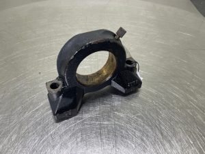 Hitachi ZW95LSD-Spicer Dana 315/111/102-Bearing block