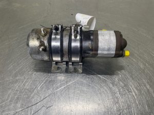 O&K L25.5-Rexroth 1517220572-Emergency steering unit