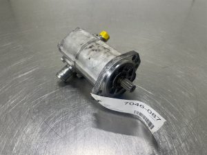 Mecalac 12MTX-5350259-Gearpump/Zahnradpumpe/Tandwielpomp