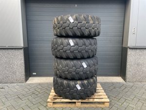 Terex AL80-Dunlop 405/70R18 (15.5/70R18)-Tire/Reifen