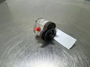 Ausa D150AHG-70.10010.00 - CBJ25-G8-S3K - Gearpump