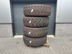 Liebherr L524-Michelin 17.5R25-Tire/Reifen/Band