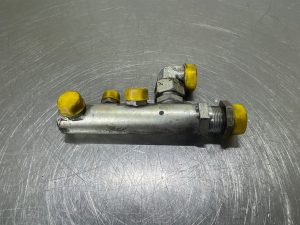 Liebherr L524-93012779-Pipe oil cooler/Sammelrohr