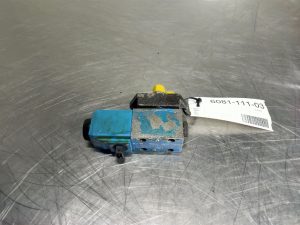 Liebherr L538-Vickers DG4V32AMKUP4D3H760-NG6 4/2 Valve 24V