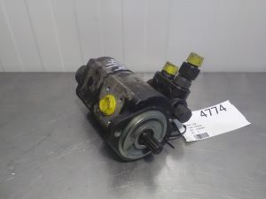 O&K 01990963 - Gearpump/Zahnradpumpe/Gear pump
