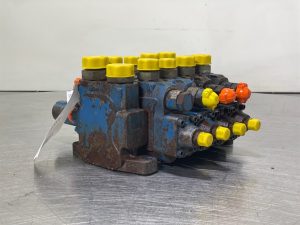 Liebherr L514 Speeder 5716042 Valve/Valve/Valve