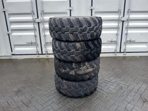 Ahlmann AX1000 Dunlop 405/70-R18 (15.5/70-R18) Tire/Reifen/Band