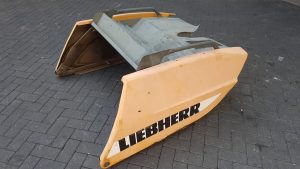Liebherr L544 Engine hood