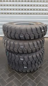 Armor Gard 9.00-20 Tyre/Reifen/Band