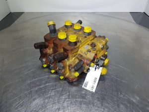 Caterpillar 930 GP 240-1686 Valve/Ventile/Ventiel