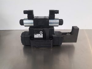 Parker D41VW007C2NJWI4N91 NG16 4/3 Valve 24V