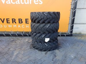 Everest 10.0/75-15.3 Tire/Reifen/Band