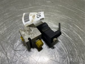 Volvo L30B ZM2814679 2/2 Valve-Wegeventil-Ventiel