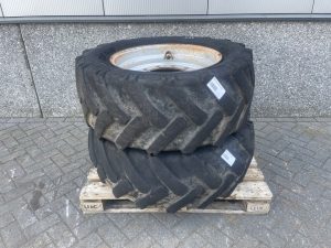 Schaeff SKS661 BKT 405/70-24 (16/70-24) Tire/Reifen/Band