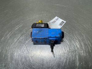 Liebherr L524-Vickers DG4V32AMKUP4D3H760-NG6 4/2 Valve 24V