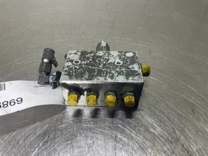 Sennebogen 835E 157404 Control valve/Wegeventil/Ventiel