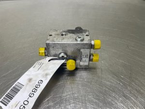 Sennebogen 835E 142351 Control valve/Wegeventil/Ventiel
