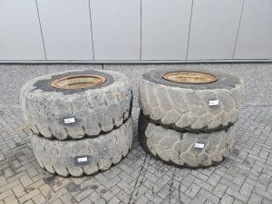 Terex TL260S Banden/Reifen/Tires 20.5-R25 Banden 20.5-R25-Solid wheels / Full Gummi