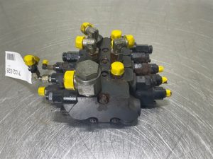 Volvo L30D ZM2810714 Valve/Valves/Valve