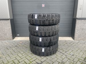 Atlas AR65 Continental 12.5-R20 Tire/Tyre/Band