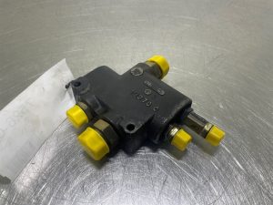 Ahlmann AZ6 Char-Lynn 6061339002 Priority valve/Prioritaetsventil