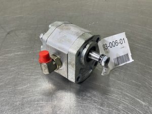 JCB 406 Bucher Hydraulics 200102242501 Gearpump/Zahnradpumpe/Tandwielpomp