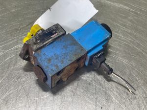 Liebherr L524 5716943 NG6 4/2 Valve 24V