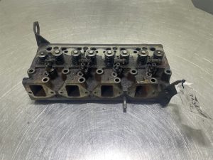 Ahlmann AS900 Cummins B3.3T Cylinder head/Cylinder head