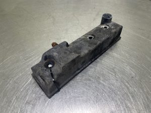 Ahlmann AS900 Cummins B3.3T Valve cover