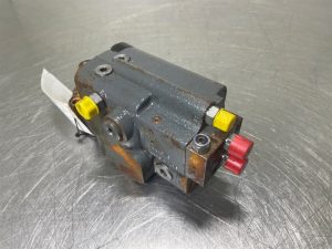 Liebherr A934C 10467814 Cylinder safety valve