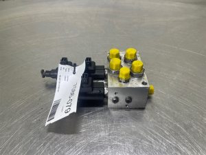 Liebherr LH24M 11101547 Valve/Valves/Valve